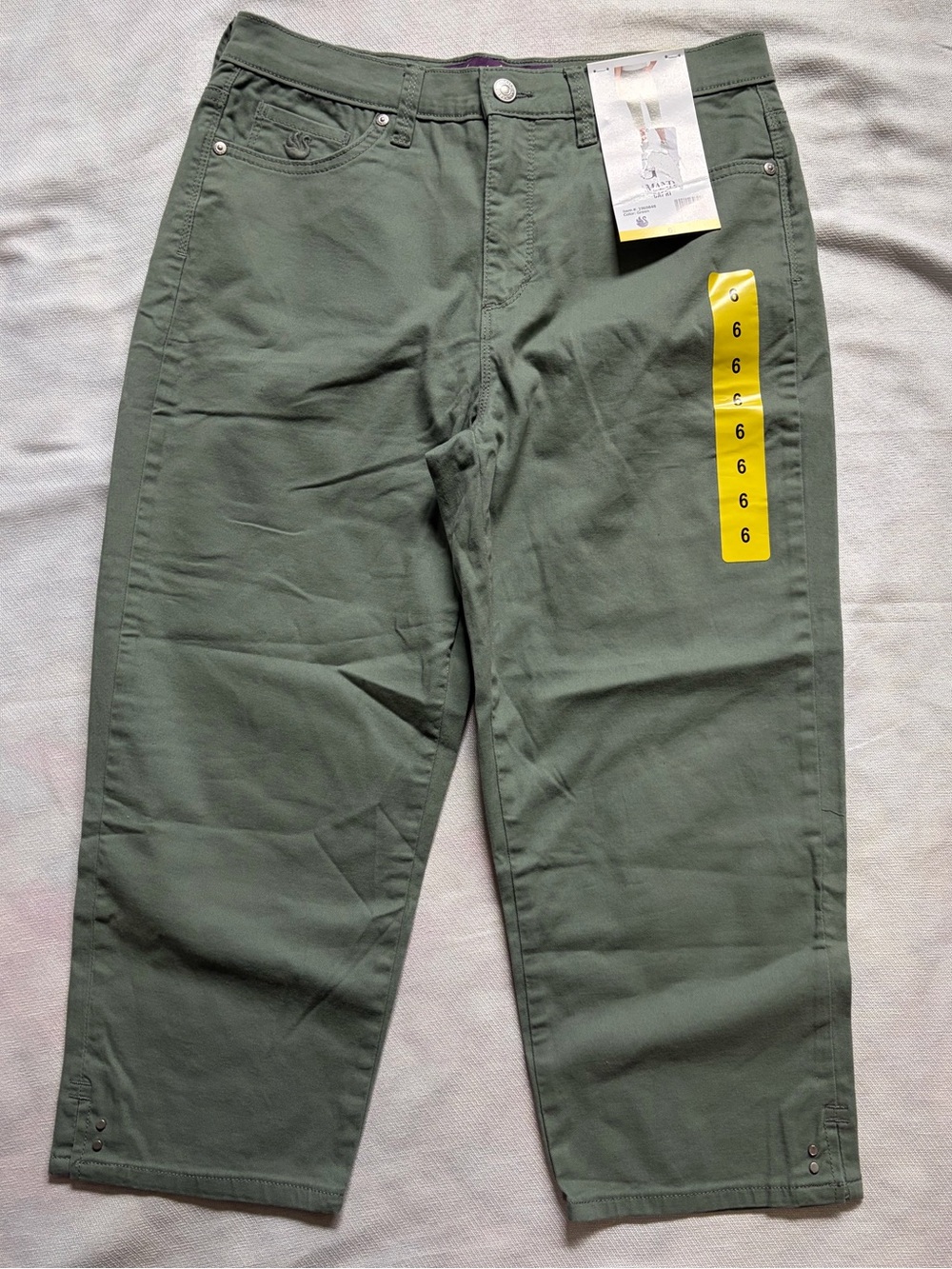Gloria Vanderbilt Amanda Cloud Twill Capri Pants Size 6 Green NWT